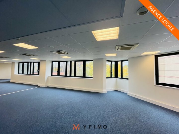 Bureaux MONTIGNY-LE-BRETONNEUX