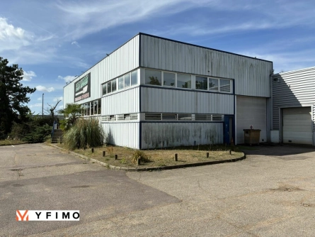 Photo 1 – location entrepôts et locaux d'activité LIMAY (78520)