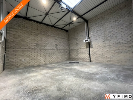 Photo 1 – location entrepôts et locaux d'activité AUBERGENVILLE (78410)