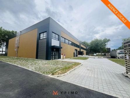 Photo 1 – location entrepôts et locaux d'activité TRAPPES (78190)