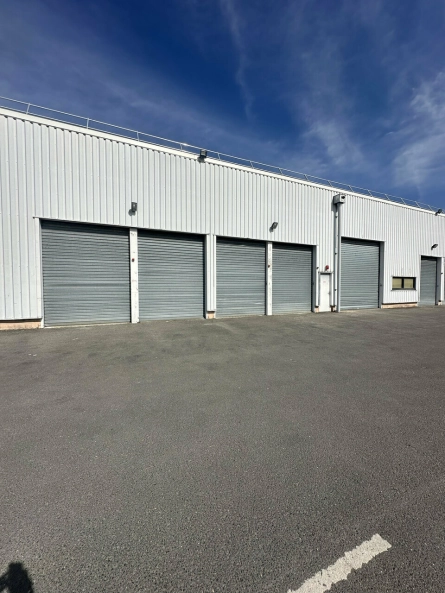 Photo 1 – location entrepôts et locaux d'activité SAINT OUEN L'AUMONE (95310)