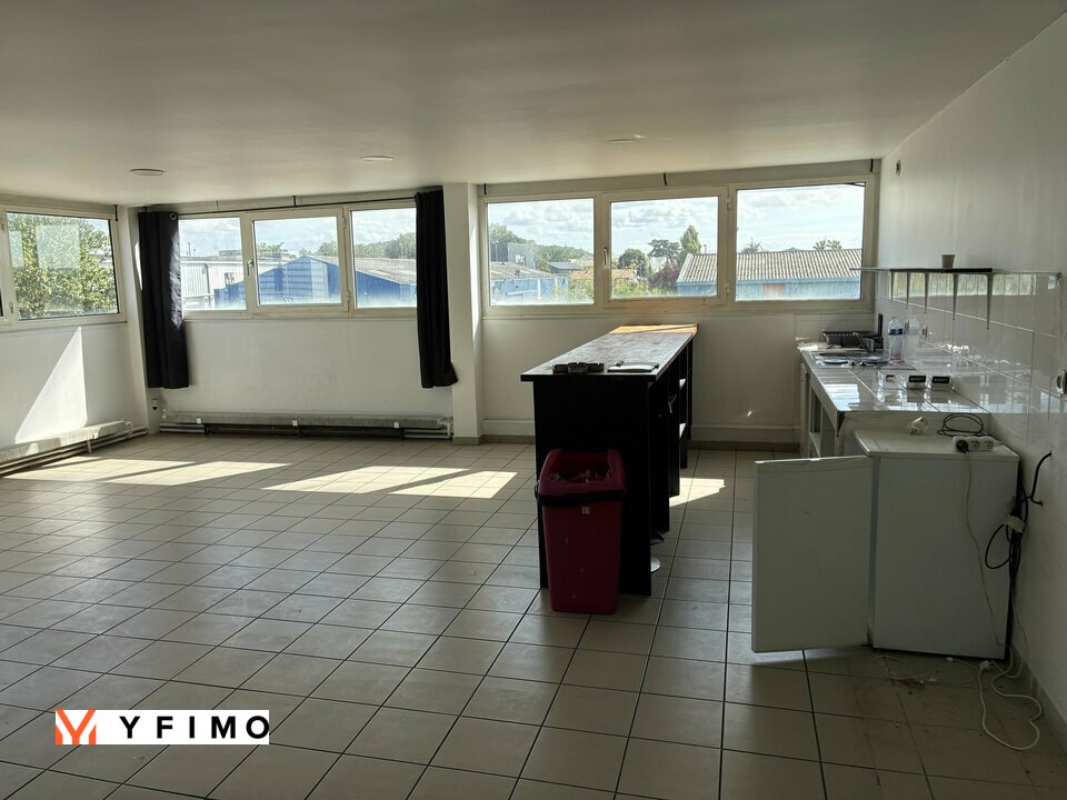 LOCATION ENTREPÔTS ET LOCAUX D'ACTIVITÉ LIMAY (78520) | 78_1401 | photo 2
