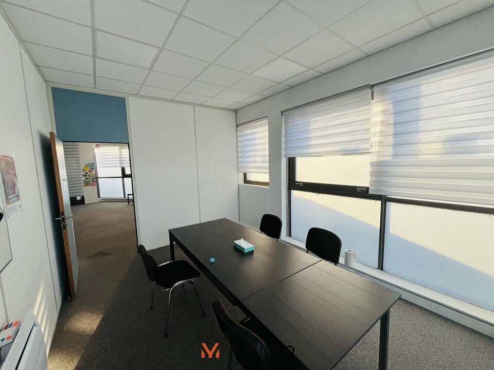 LOCATION ENTREPÔTS ET LOCAUX D'ACTIVITÉ POISSY (78300) | 78_1192 | photo 2