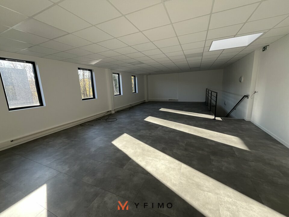 LOCATION ENTREPÔTS ET LOCAUX D'ACTIVITÉ LES MUREAUX (78130) | 78_1194 | photo 2