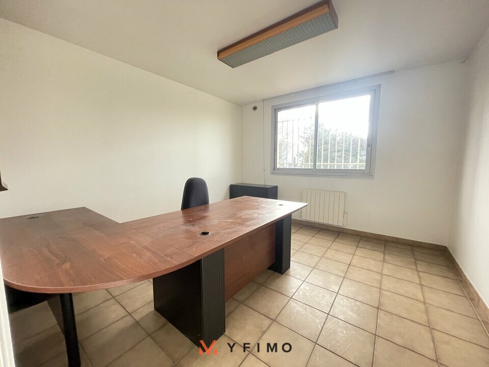 LOCATION ENTREPÔTS ET LOCAUX D'ACTIVITÉ AUBERGENVILLE (78410) | 78_1506 | photo 4