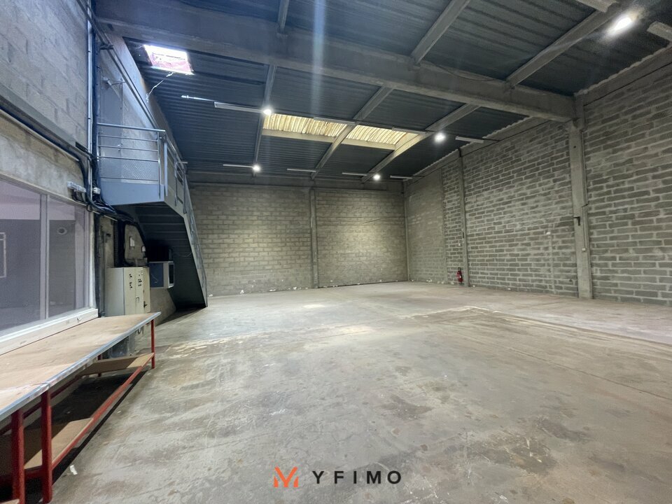 LOCATION ENTREPÔTS ET LOCAUX D'ACTIVITÉ ÉPÔNE (78680) | 78_1380 | photo 3