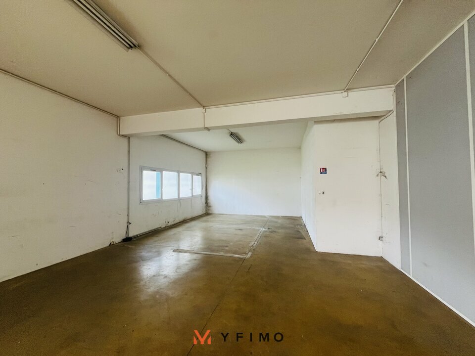 LOCATION ENTREPÔTS ET LOCAUX D'ACTIVITÉ TRAPPES (78190) | 78_1389 | photo 2