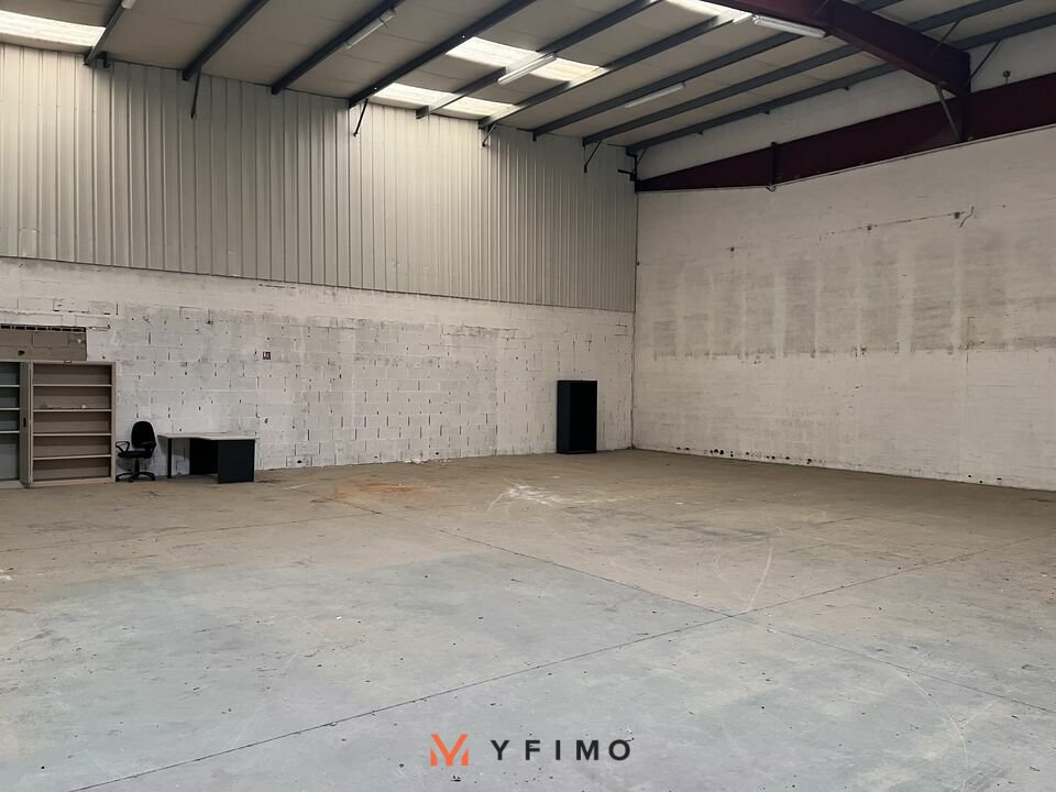 LOCATION ENTREPÔTS ET LOCAUX D'ACTIVITÉ LES MUREAUX (78130) | 78_0333 | photo 3