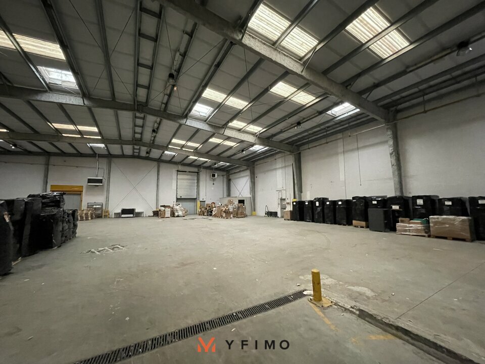 LOCATION ENTREPÔTS ET LOCAUX D'ACTIVITÉ LES MUREAUX (78130) | 78_1429 | photo 2