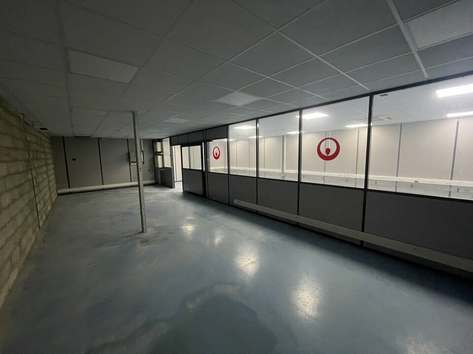 LOCATION ENTREPÔTS ET LOCAUX D'ACTIVITÉ MANTES LA VILLE (78200) | 78_1468 | photo 4