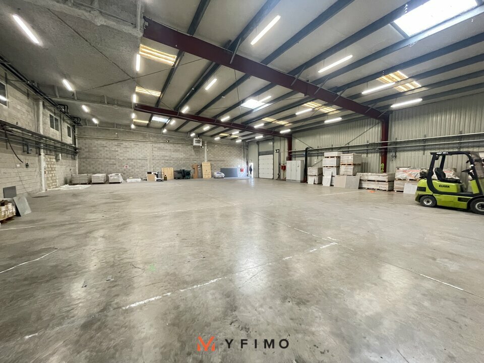 LOCATION ENTREPÔTS ET LOCAUX D'ACTIVITÉ MANTES LA VILLE (78200) | 78_1468 | photo 2