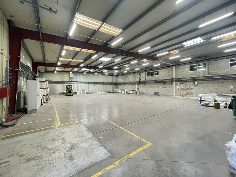 LOCATION ENTREPÔTS ET LOCAUX D'ACTIVITÉ MANTES LA VILLE (78200) | 78_1468 | photo 3